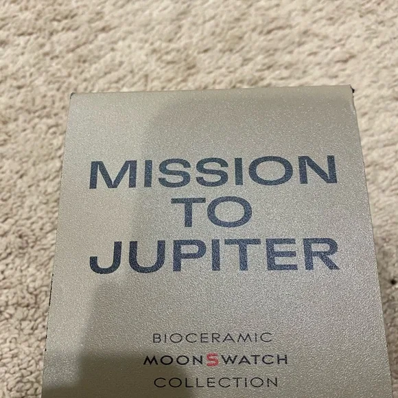 Omega x Swatch Mission to Jupiter Watch - Picture 3 of 4